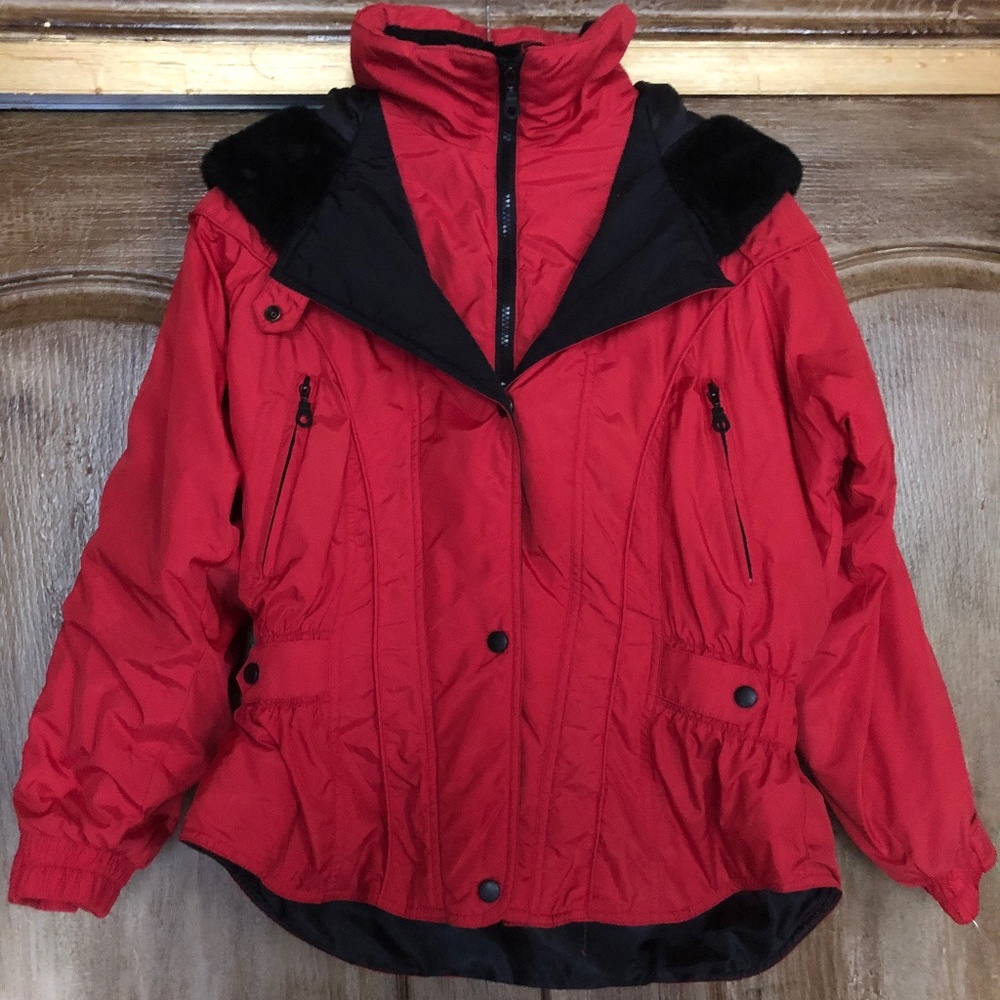 ADORABLE WOMEN’S SKI JACKET